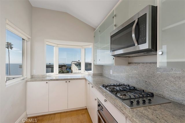 135 Sunset Terrace, Laguna Beach, CA 92651