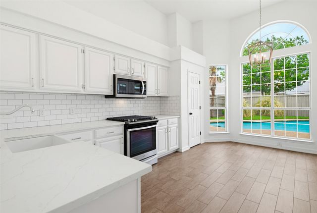 5718 Willowbrook Drive, Rowlett, TX 75088