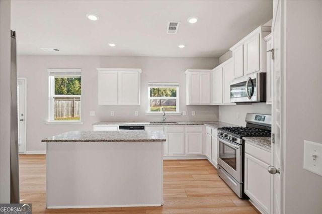 517 Edgemore Road, Canton, GA 30114