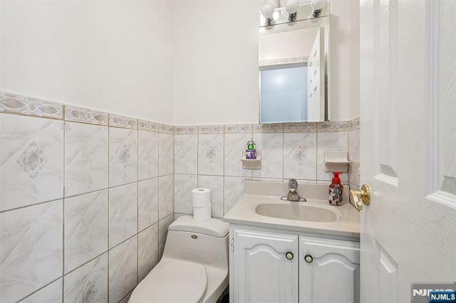 185 Trenton Avenue, Paterson, NJ 07503
