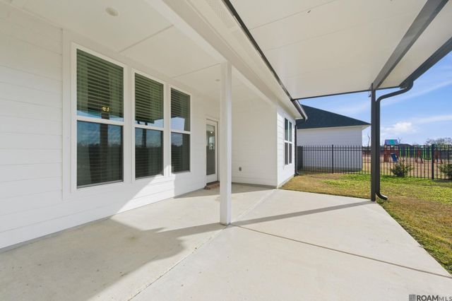 39223 Canopy Ct, Gonzales, LA 70737