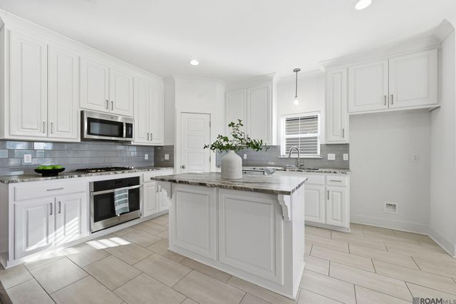 39223 Canopy Ct, Gonzales, LA 70737