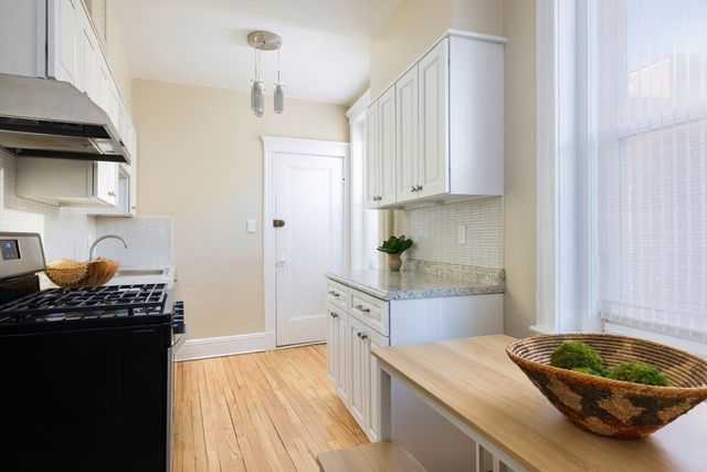 15 Short Street 4, Brookline, MA 02446