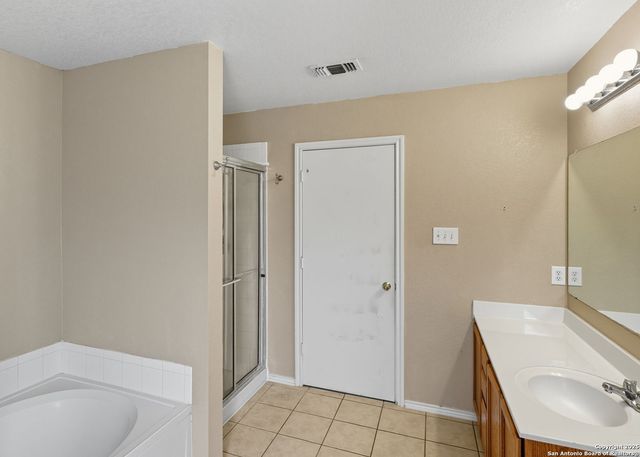 3223 Crested Creek, New Braunfels, TX 78130