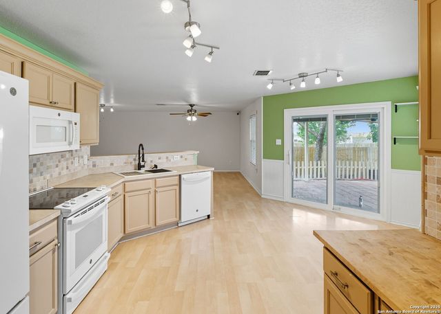 3223 Crested Creek, New Braunfels, TX 78130