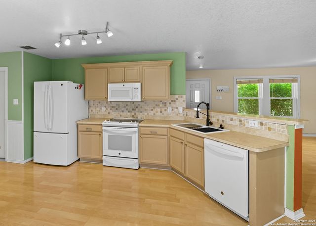 3223 Crested Creek, New Braunfels, TX 78130