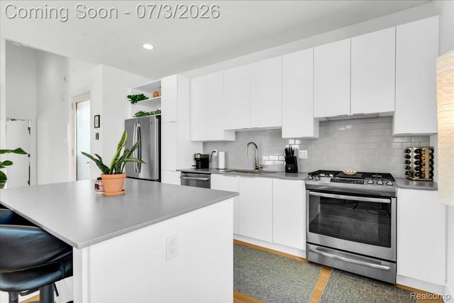 2637 Brush Street, Detroit, MI 48201