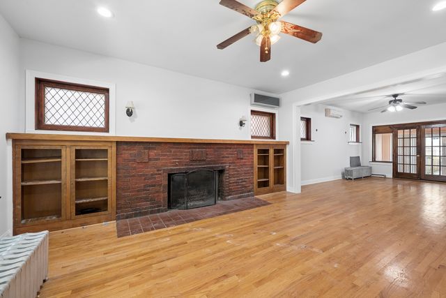 7324 S Calumet Avenue, Chicago, IL 60619
