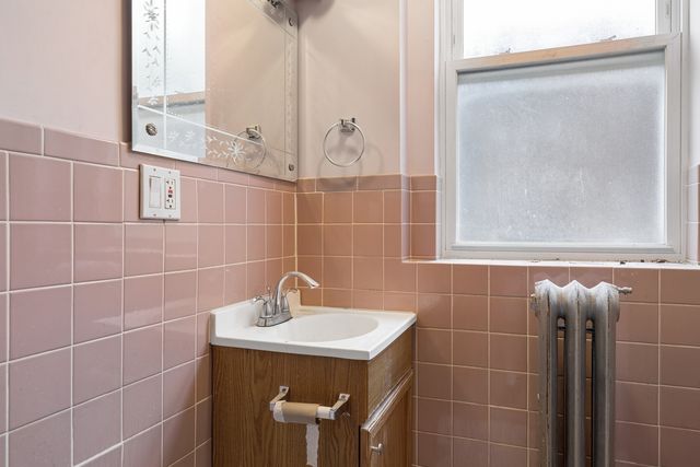 7324 S Calumet Avenue, Chicago, IL 60619
