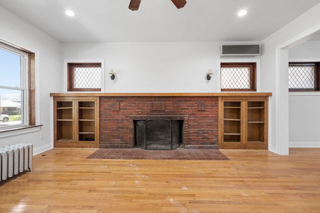 7324 S Calumet Avenue, Chicago, IL 60619