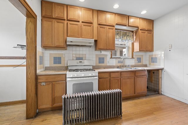 7324 S Calumet Avenue, Chicago, IL 60619