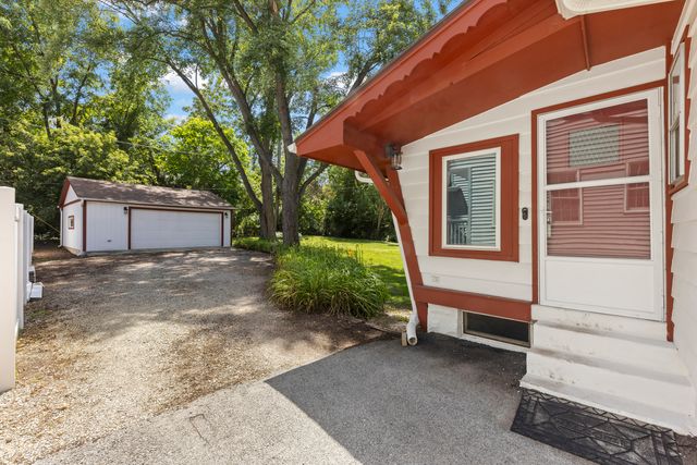 316 W 5th Avenue, Naperville, IL 60563