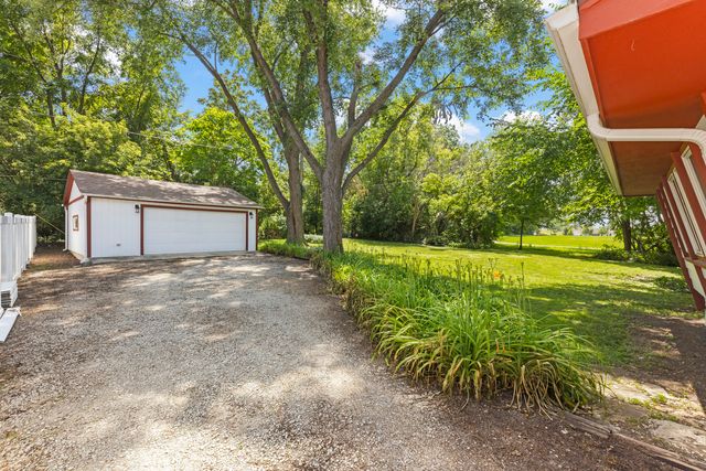 316 W 5th Avenue, Naperville, IL 60563