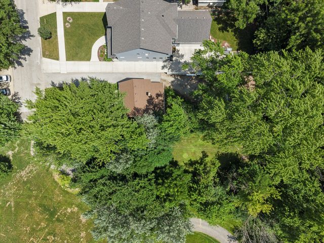 316 W 5th Avenue, Naperville, IL 60563