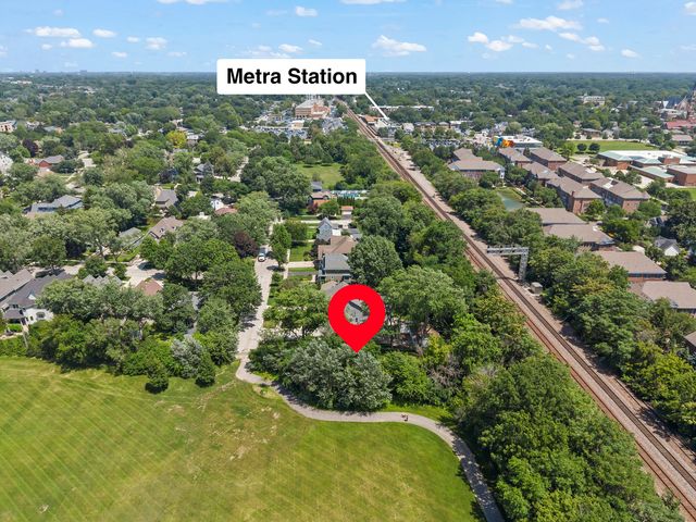 316 W 5th Avenue, Naperville, IL 60563