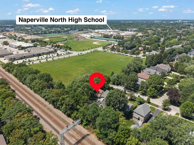 316 W 5th Avenue, Naperville, IL 60563