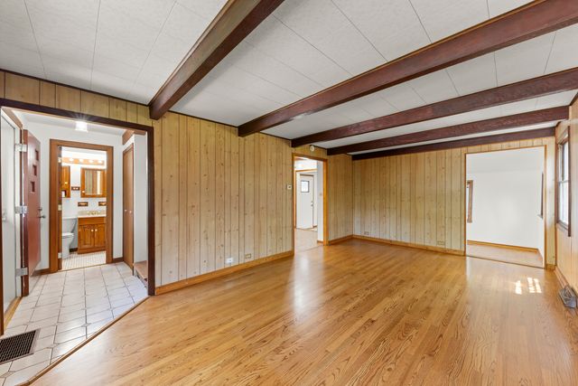 316 W 5th Avenue, Naperville, IL 60563