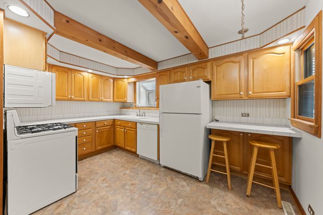 316 W 5th Avenue, Naperville, IL 60563