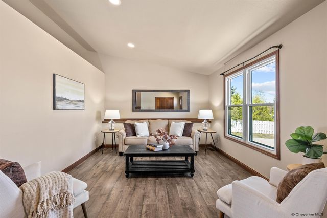 5206 VIEW POINT CT, Cheyenne, WY 82009