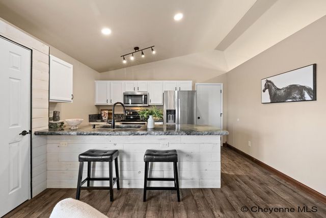 5206 VIEW POINT CT, Cheyenne, WY 82009