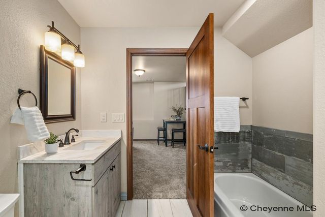 5206 VIEW POINT CT, Cheyenne, WY 82009