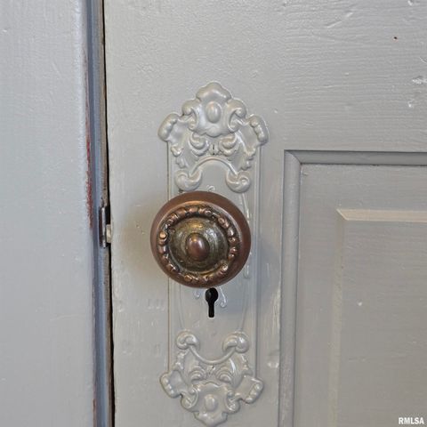 1910 W HOWETT Street, Peoria, IL 61605