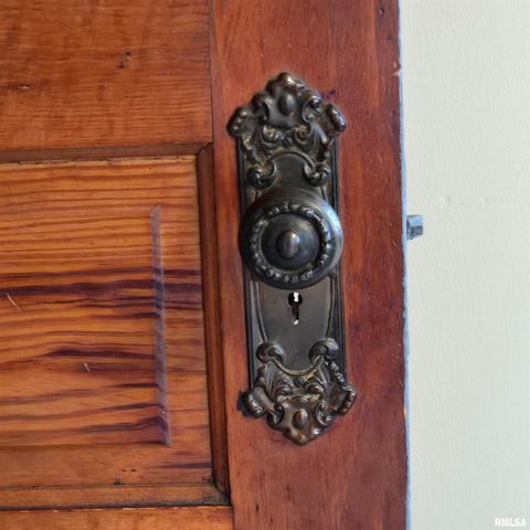 1910 W HOWETT Street, Peoria, IL 61605