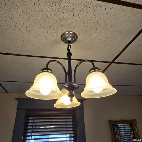 1910 W HOWETT Street, Peoria, IL 61605