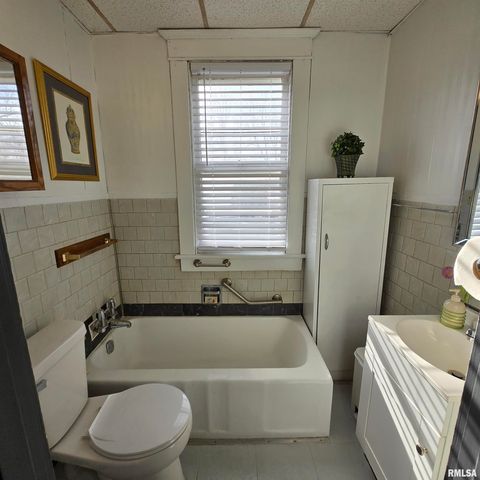 1910 W HOWETT Street, Peoria, IL 61605