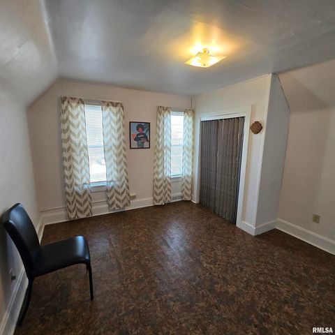 1910 W HOWETT Street, Peoria, IL 61605