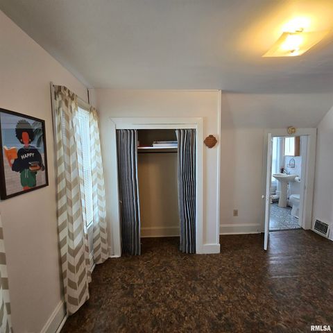 1910 W HOWETT Street, Peoria, IL 61605