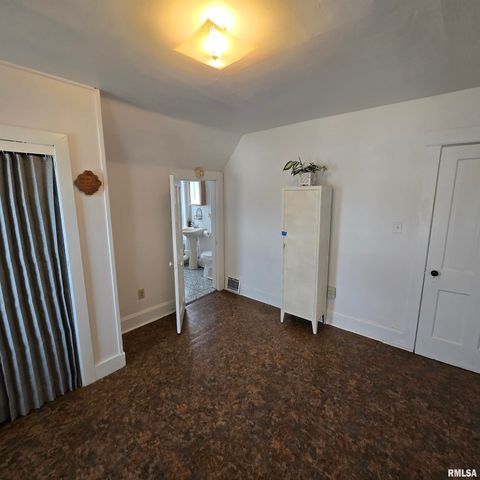 1910 W HOWETT Street, Peoria, IL 61605