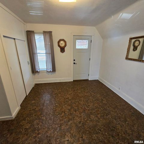 1910 W HOWETT Street, Peoria, IL 61605