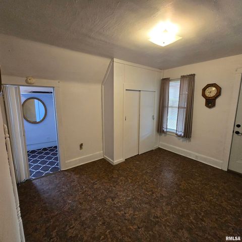 1910 W HOWETT Street, Peoria, IL 61605