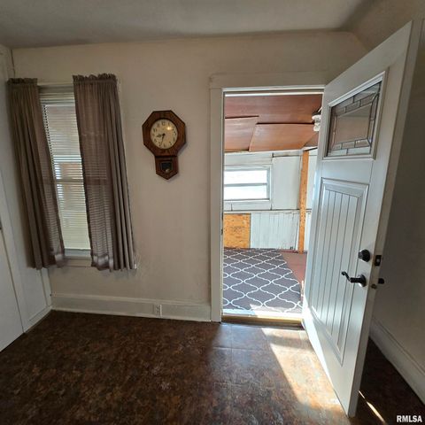 1910 W HOWETT Street, Peoria, IL 61605