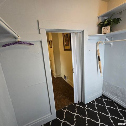 1910 W HOWETT Street, Peoria, IL 61605