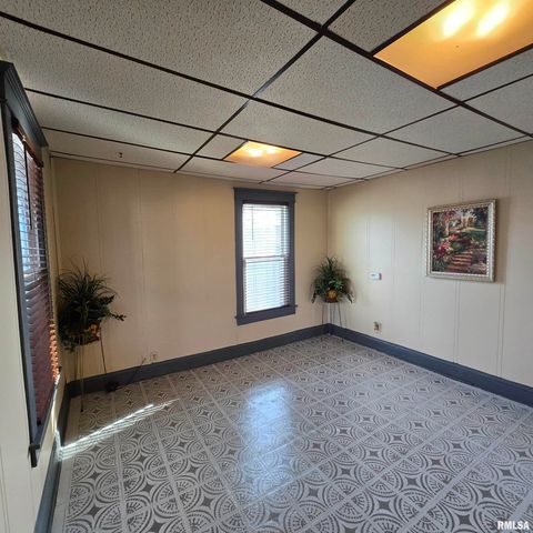 1910 W HOWETT Street, Peoria, IL 61605