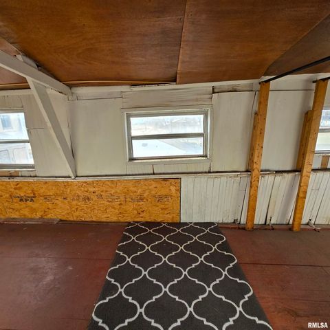 1910 W HOWETT Street, Peoria, IL 61605