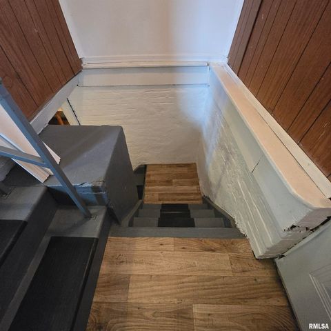 1910 W HOWETT Street, Peoria, IL 61605