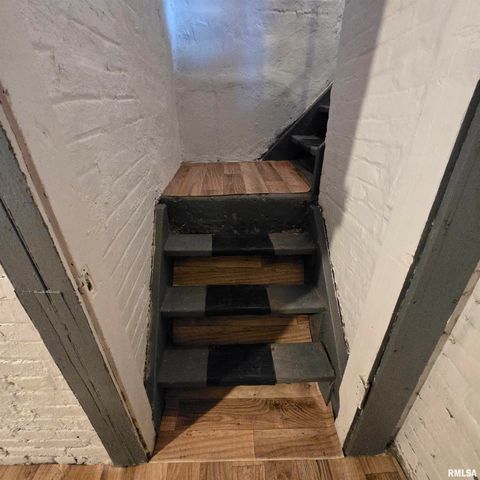 1910 W HOWETT Street, Peoria, IL 61605