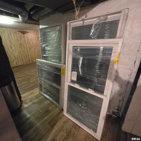 1910 W HOWETT Street, Peoria, IL 61605