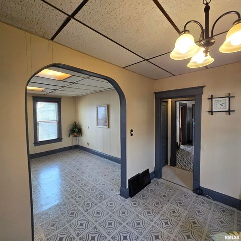 1910 W HOWETT Street, Peoria, IL 61605