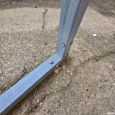 1910 W HOWETT Street, Peoria, IL 61605