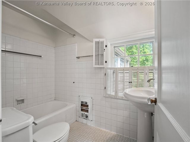 57 Abney Circle N, Charleston, WV 25314