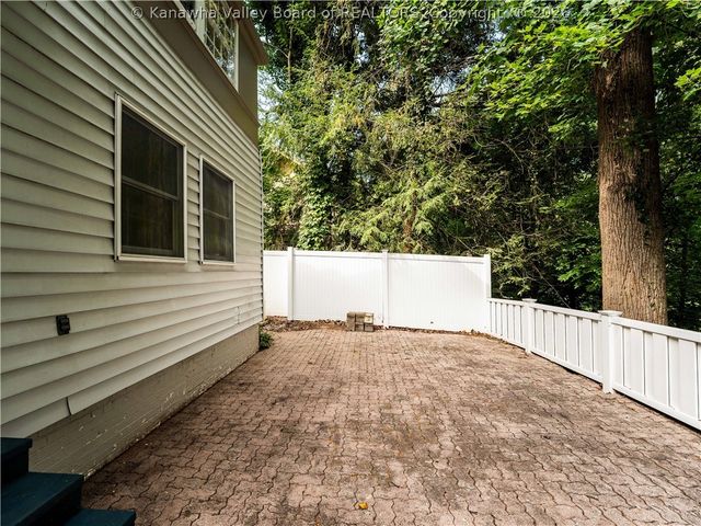 57 Abney Circle N, Charleston, WV 25314