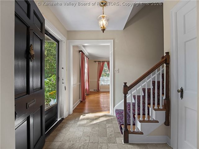 57 Abney Circle N, Charleston, WV 25314