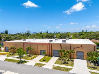 2300 Thomas St, Hollywood, FL 33020