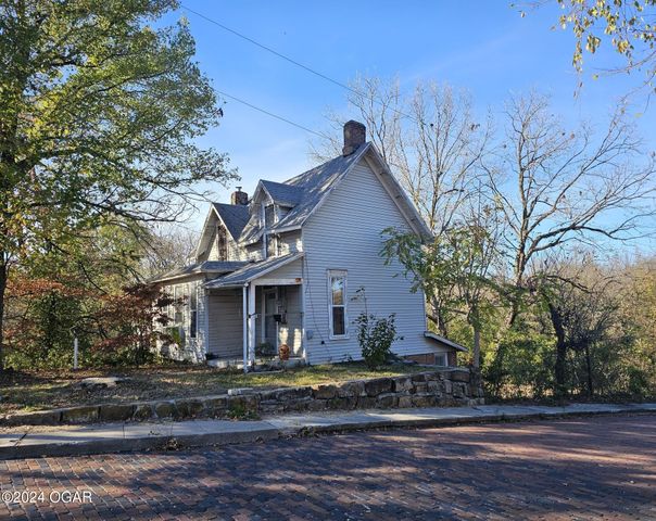 444 E 8th Street, Baxter Springs, KS 66713