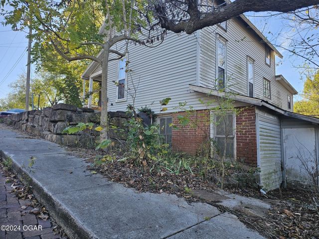 444 E 8th Street, Baxter Springs, KS 66713