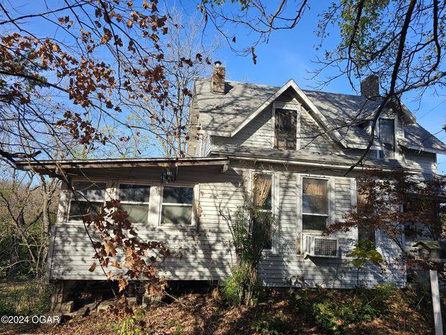 444 E 8th Street, Baxter Springs, KS 66713